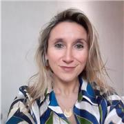 intervenante en management, communication, relation clients propose des interventions interactives, pragmatiques à tout public
